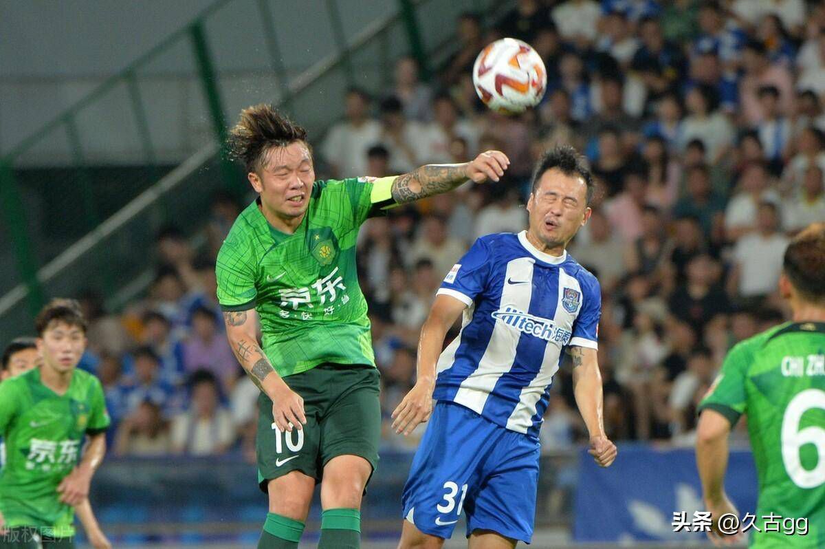 战报08:30 墨西哥美洲队 0-0（120分钟3-0）塔格雷斯 两回合4-1夺冠西甲-皇马4-1黄潜暂升榜首 迪亚斯贝林厄姆破门西甲第17轮，皇马主场迎战比利亚雷亚尔。